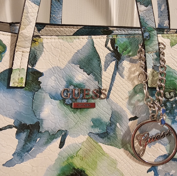 Guess oversize bag - Picture 3 of 5
